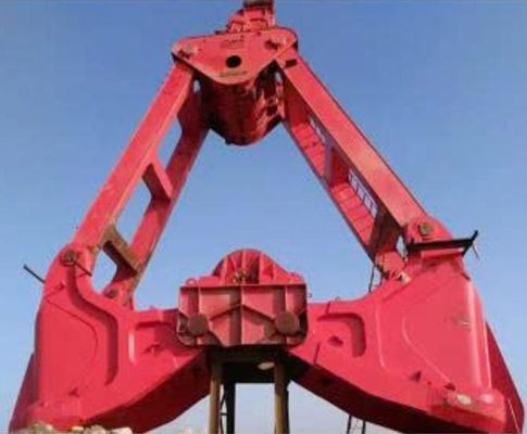 Gàu múc dưới nước sâu
